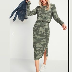 Waist-Defined Long-Sleeve Midi T-Shirt Dress in Olive Camouflage